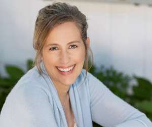 Lisa Tancredi Aprés Yoga Meditation Teacher